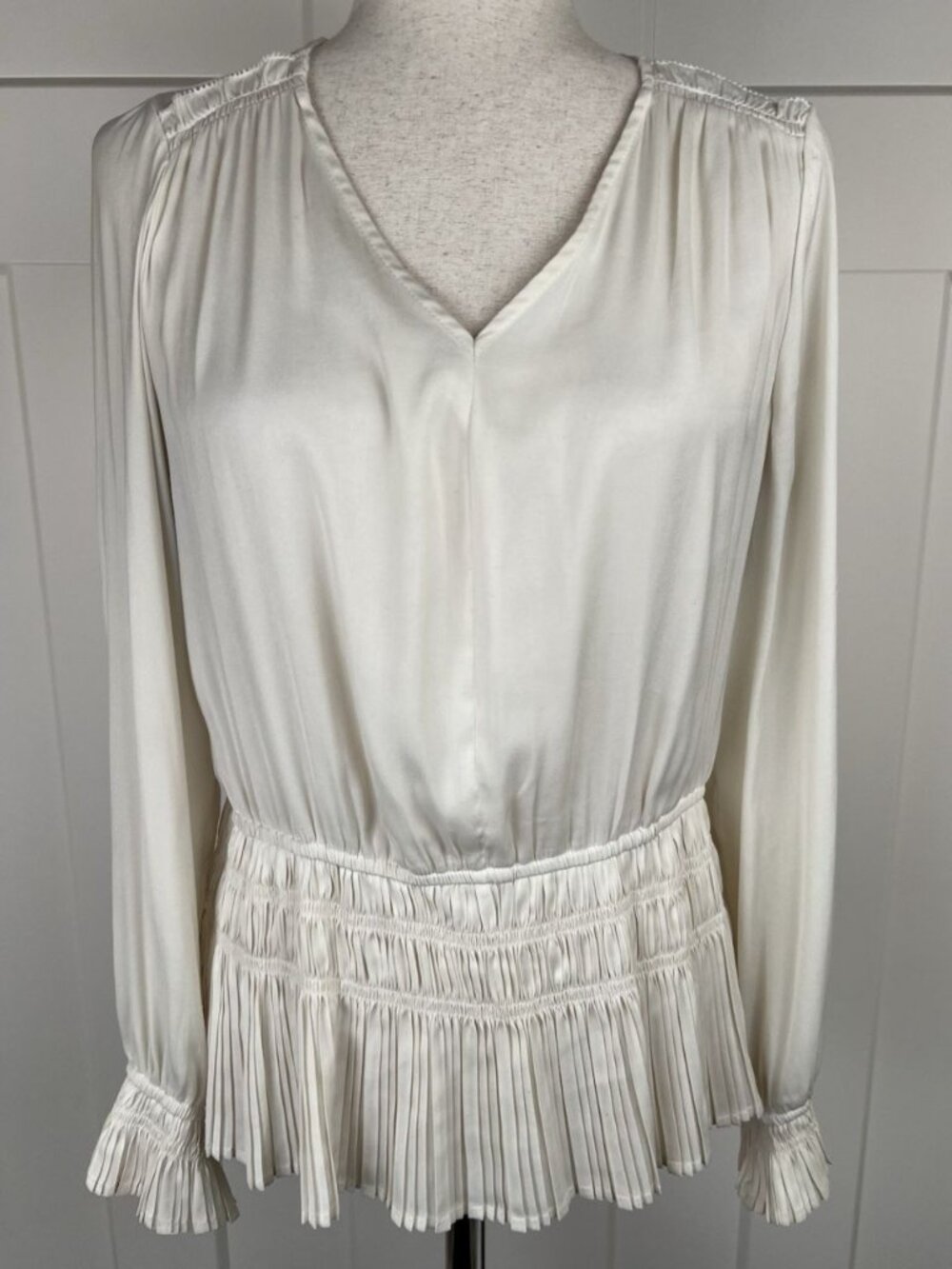 Catherine Malandrino Blouse Womens M Ivory Pleated Peplum Silk Like V Neck Top